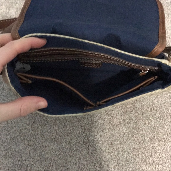 CHAPS Crossbody Bag. - Picture 4 of 5